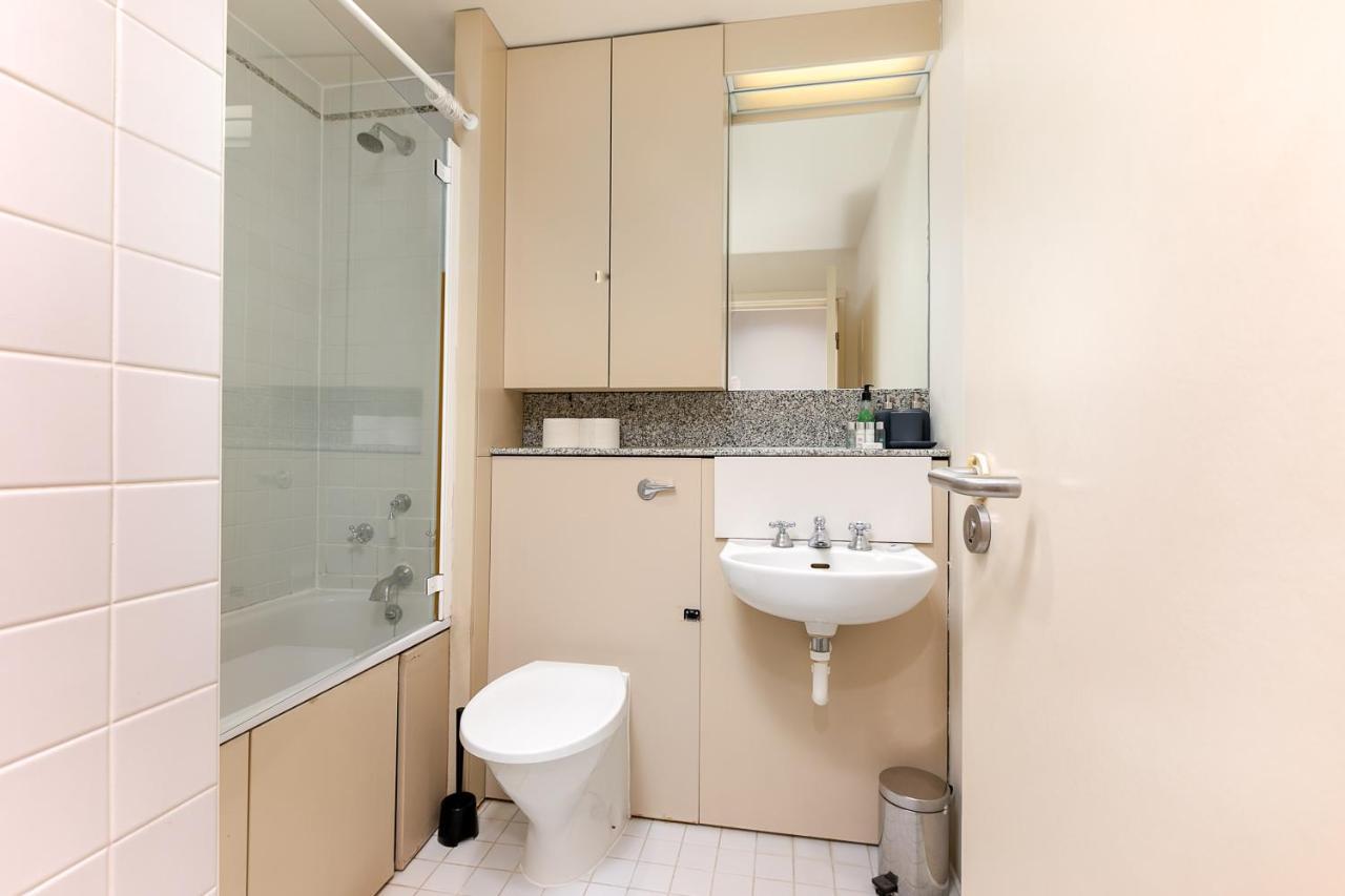 לונדון Point West Apartments מראה חיצוני תמונה